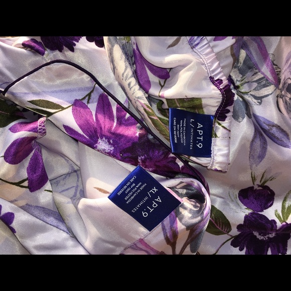 2 piece satin pajama set - Picture 5 of 8